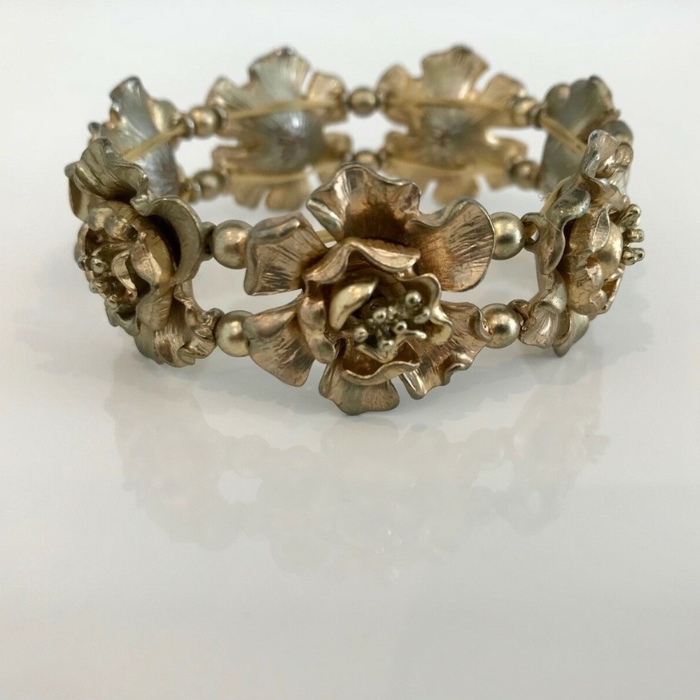 ROSETTES STRETCH BAND BRACELET
